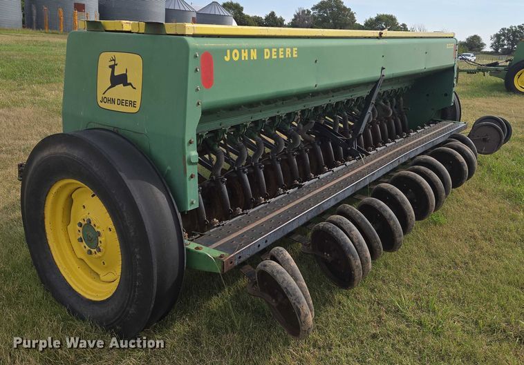 image for item DU6904 John Deere 8300 grain drill