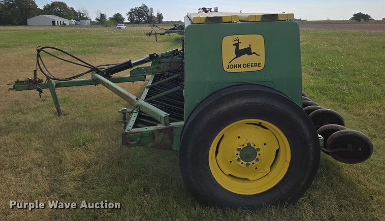 image for item DU6904 John Deere 8300 grain drill