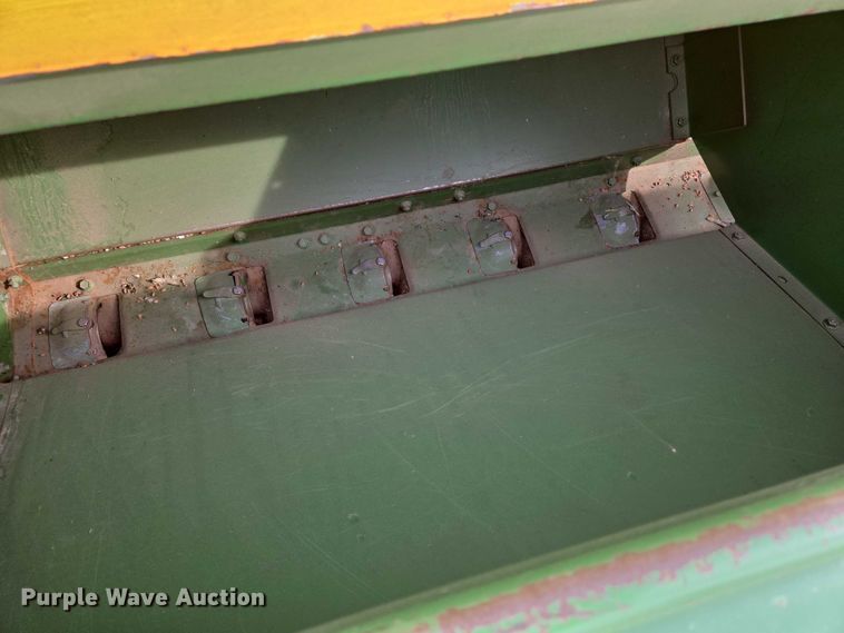 image for item DU6904 John Deere 8300 grain drill