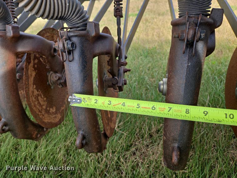 image for item DU6904 John Deere 8300 grain drill