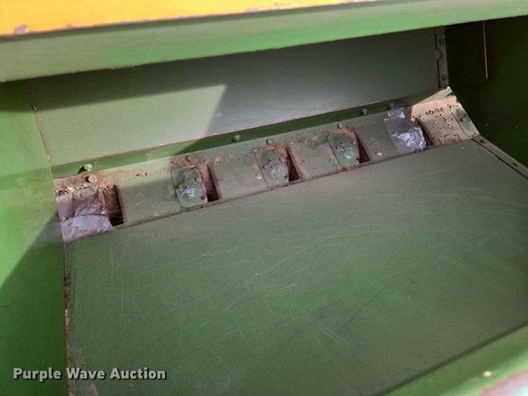 image for item DU6904 John Deere 8300 grain drill