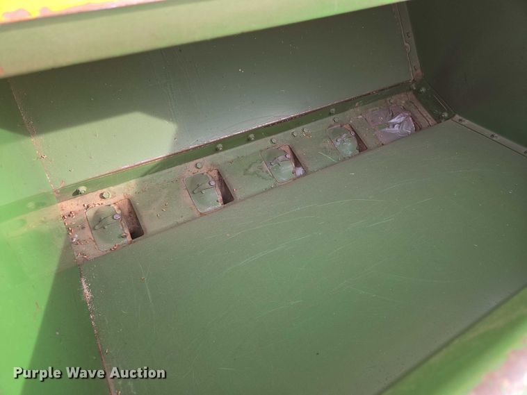 image for item DU6904 John Deere 8300 grain drill