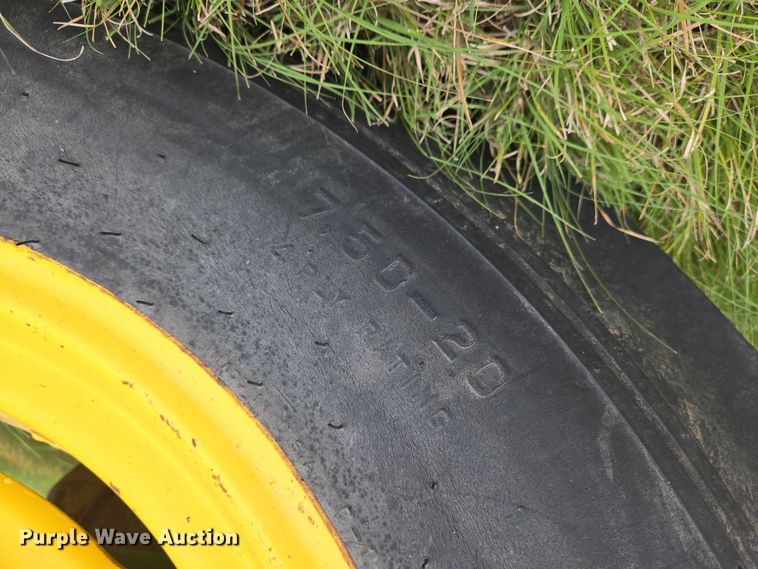 image for item DU6904 John Deere 8300 grain drill