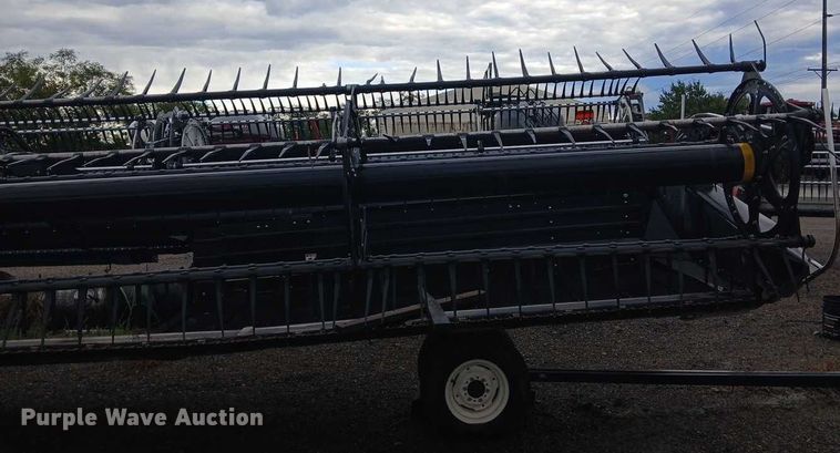 image for item DU6924 2009 MacDon FD70 flex draper head