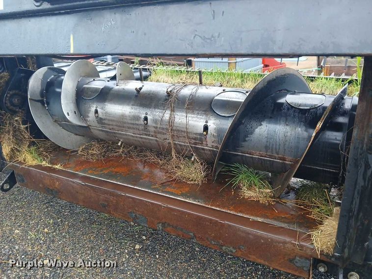 image for item DU6924 2009 MacDon FD70 flex draper head