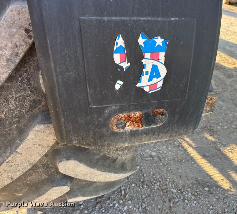 image for item DW6616 2013 RoGator RG1100 spreader