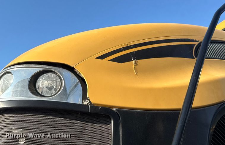 image for item DW6616 2013 RoGator RG1100 spreader