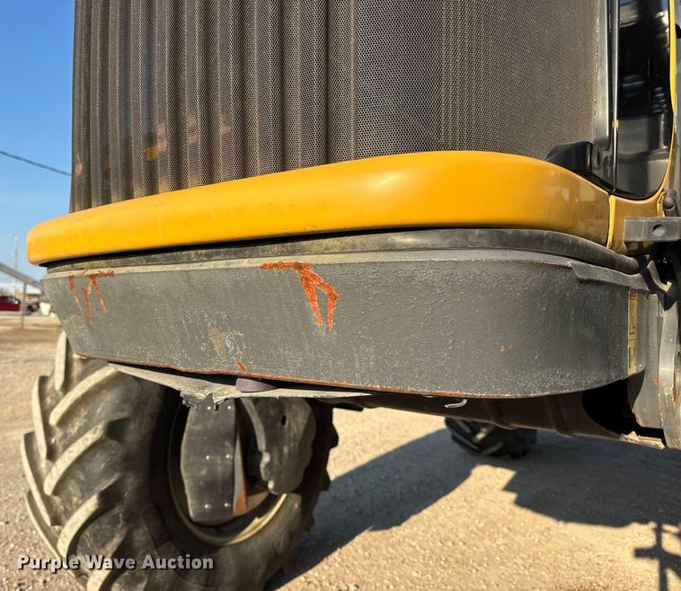 image for item DW6616 2013 RoGator RG1100 spreader