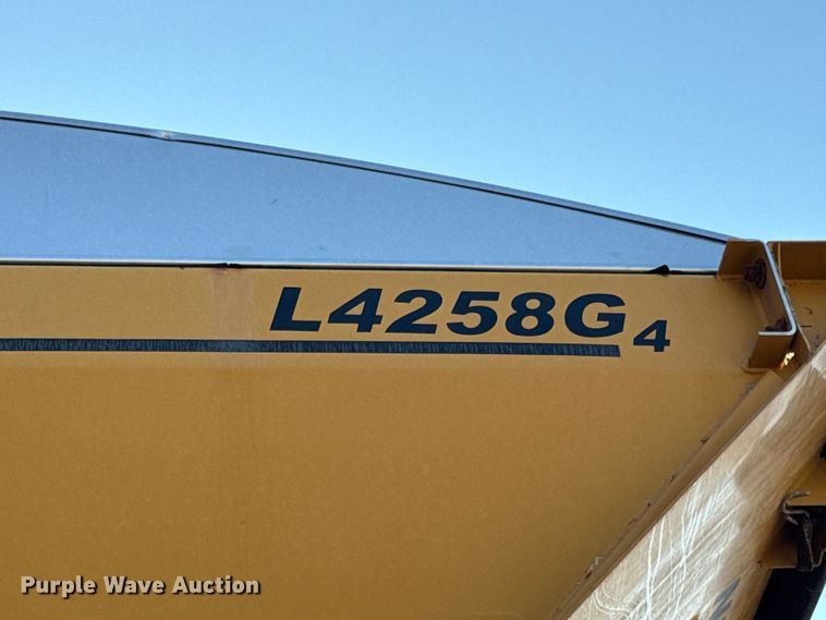 image for item DW6616 2013 RoGator RG1100 spreader