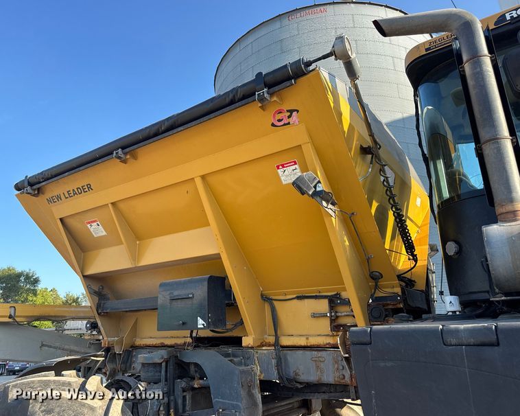 image for item DW6616 2013 RoGator RG1100 spreader