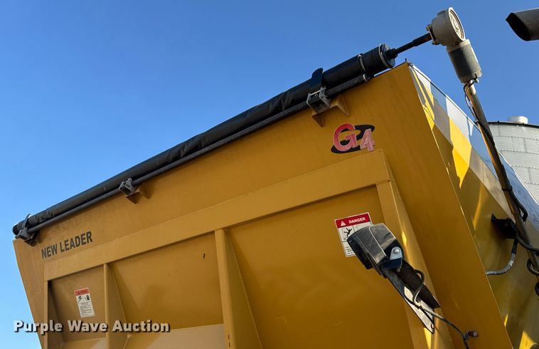 image for item DW6616 2013 RoGator RG1100 spreader