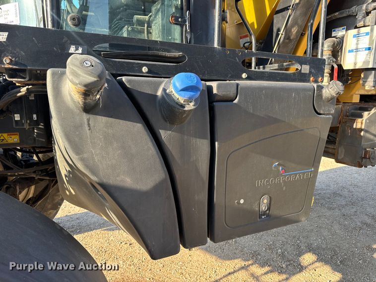 image for item DW6616 2013 RoGator RG1100 spreader