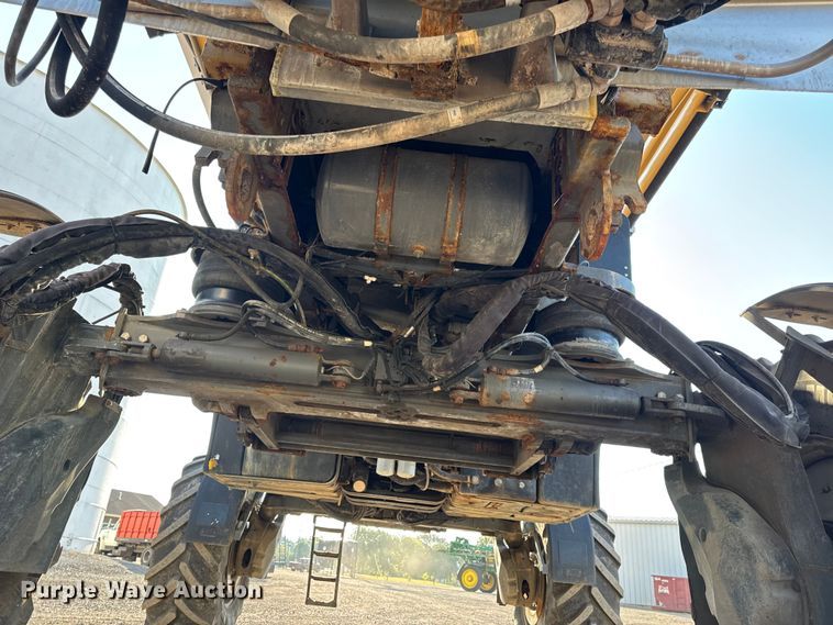 image for item DW6616 2013 RoGator RG1100 spreader