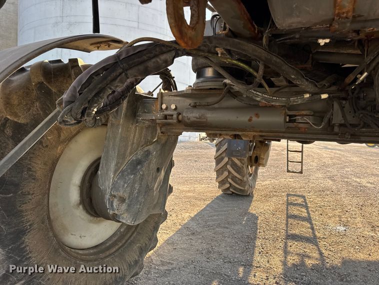 image for item DW6616 2013 RoGator RG1100 spreader