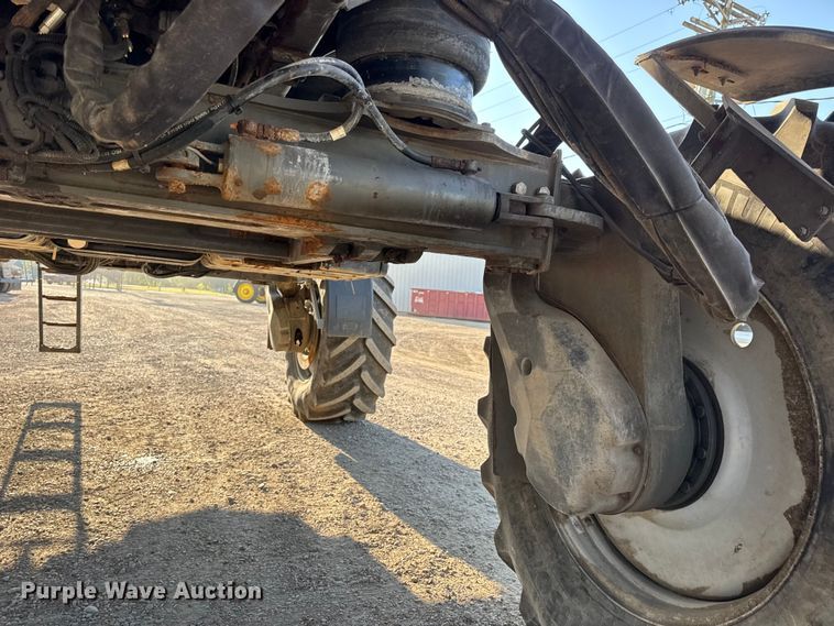 image for item DW6616 2013 RoGator RG1100 spreader