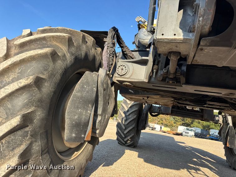 image for item DW6616 2013 RoGator RG1100 spreader