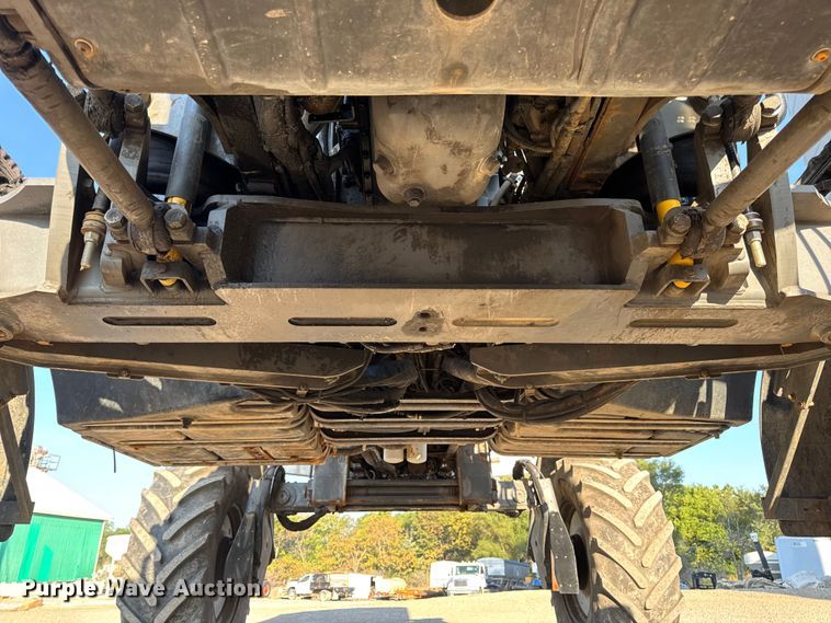 image for item DW6616 2013 RoGator RG1100 spreader