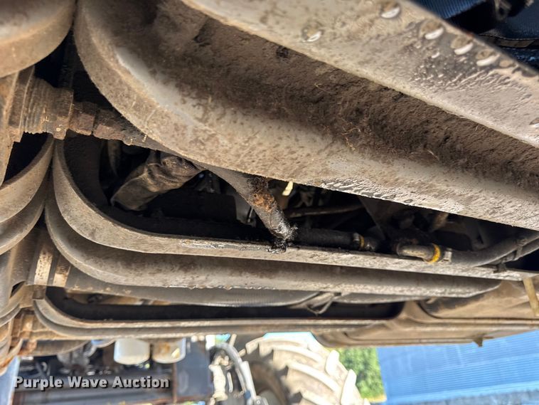 image for item DW6616 2013 RoGator RG1100 spreader