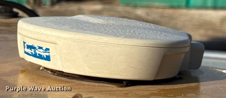 image for item DW6616 2013 RoGator RG1100 spreader