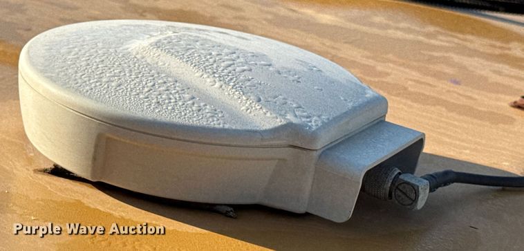 image for item DW6616 2013 RoGator RG1100 spreader