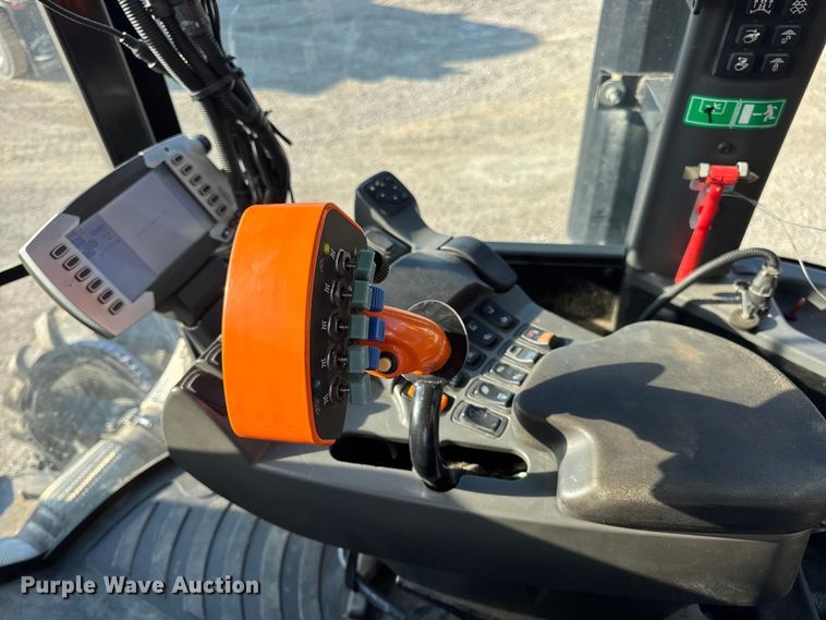 image for item DW6616 2013 RoGator RG1100 spreader