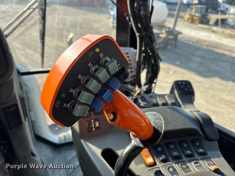 image for item DW6616 2013 RoGator RG1100 spreader