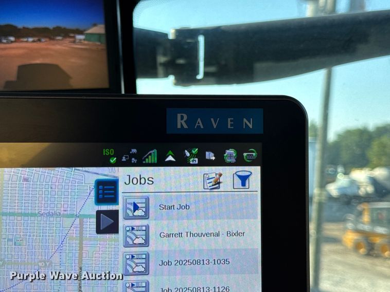 image for item DW6616 2013 RoGator RG1100 spreader