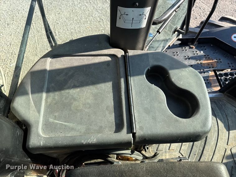 image for item DW6616 2013 RoGator RG1100 spreader