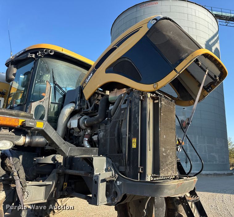image for item DW6616 2013 RoGator RG1100 spreader