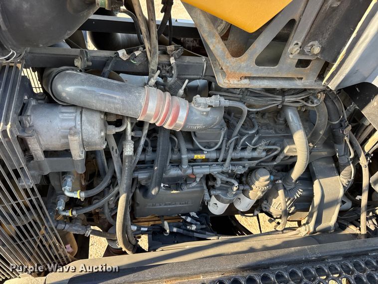 image for item DW6616 2013 RoGator RG1100 spreader