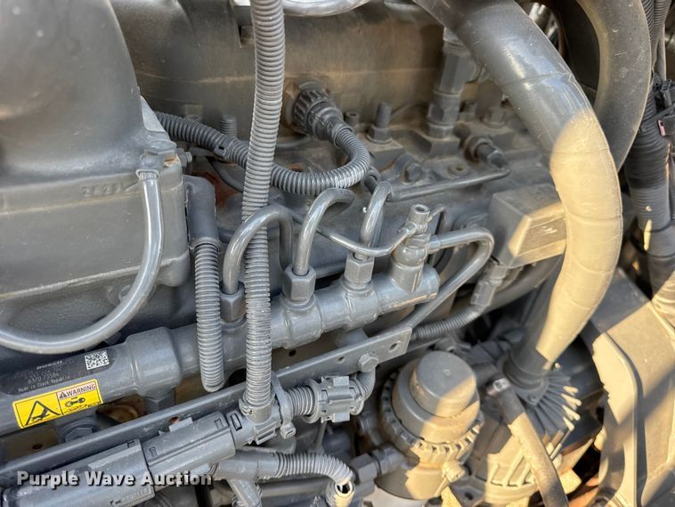 image for item DW6616 2013 RoGator RG1100 spreader