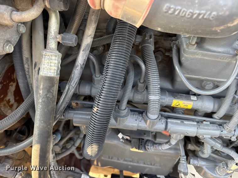 image for item DW6616 2013 RoGator RG1100 spreader