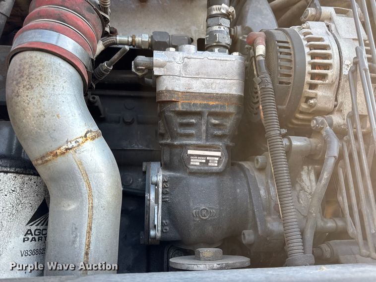 image for item DW6616 2013 RoGator RG1100 spreader