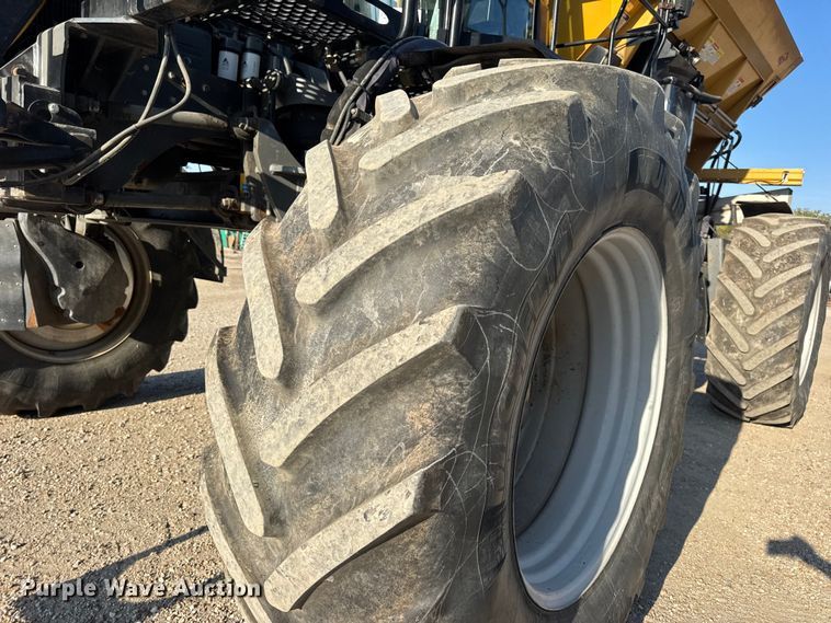 image for item DW6616 2013 RoGator RG1100 spreader