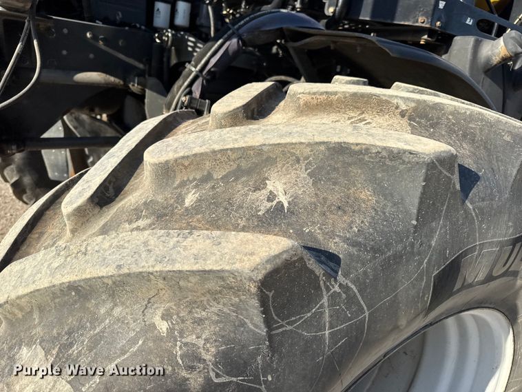 image for item DW6616 2013 RoGator RG1100 spreader