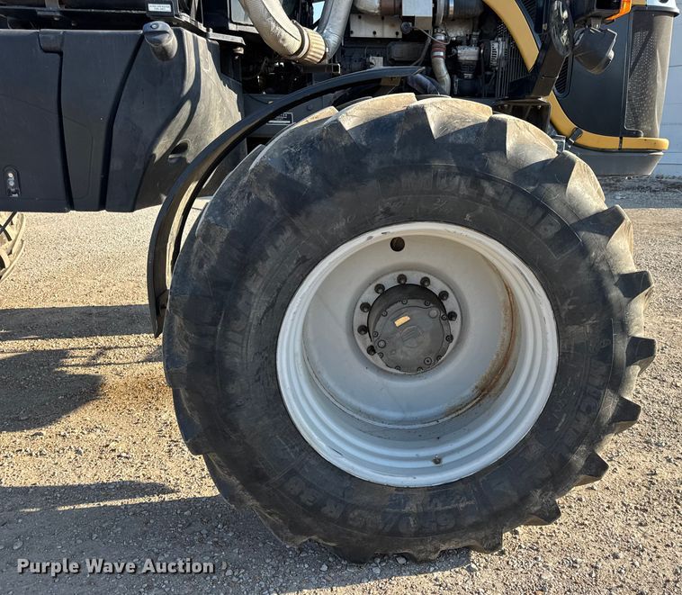 image for item DW6616 2013 RoGator RG1100 spreader