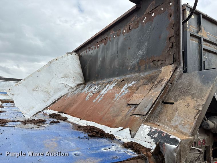 image for item DX7986 2013 Trinity  Eagle Bridge live bottom trailer