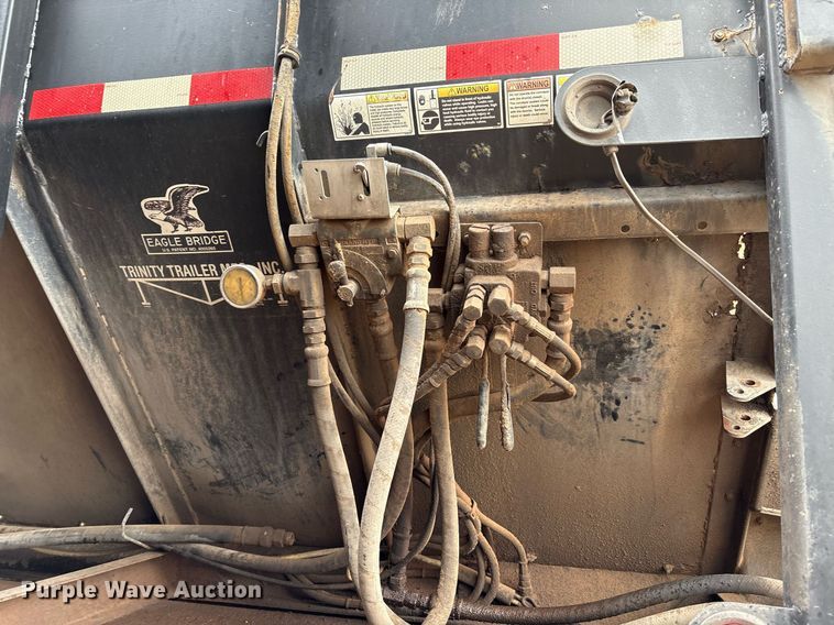 image for item DX7986 2013 Trinity  Eagle Bridge live bottom trailer