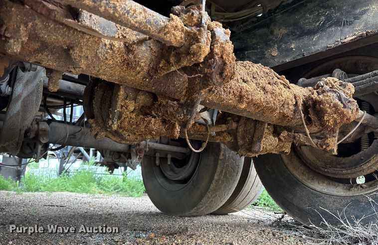 image for item DX7986 2013 Trinity  Eagle Bridge live bottom trailer