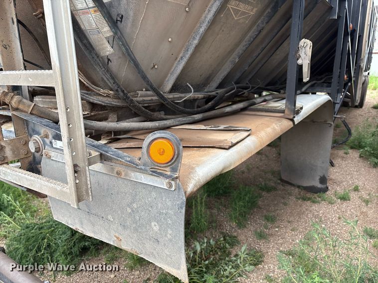 image for item DX7986 2013 Trinity  Eagle Bridge live bottom trailer