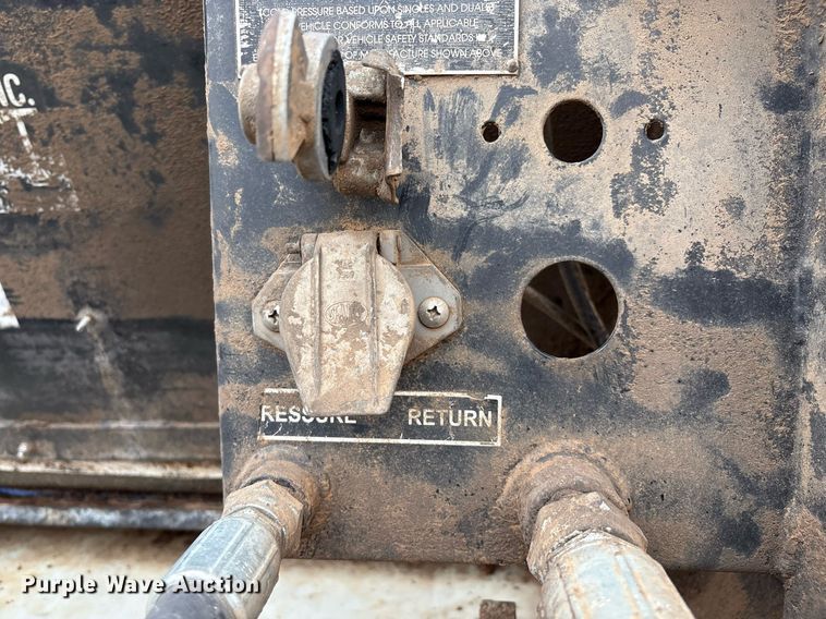 image for item DX7986 2013 Trinity  Eagle Bridge live bottom trailer