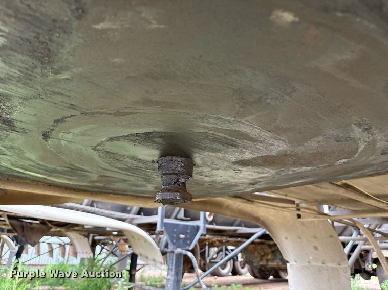 image for item DX7986 2013 Trinity  Eagle Bridge live bottom trailer