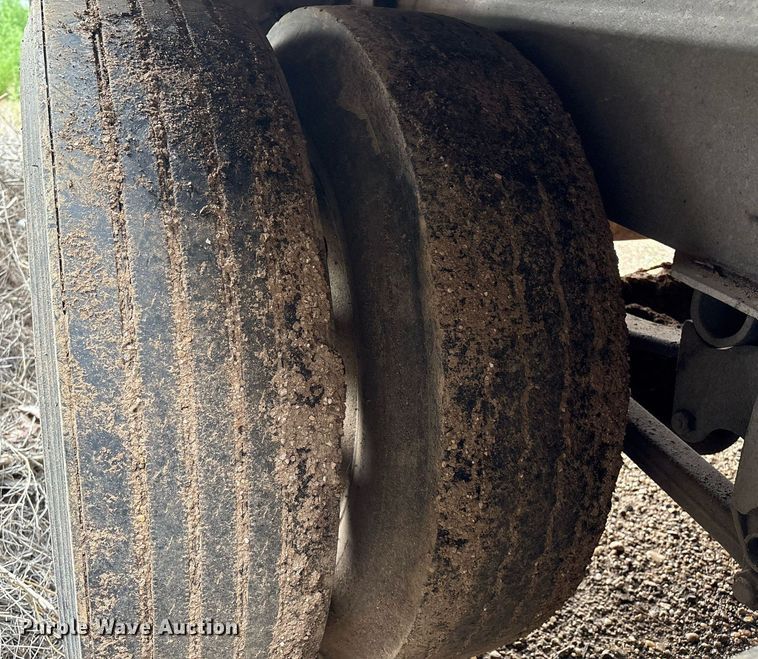 image for item DX7986 2013 Trinity  Eagle Bridge live bottom trailer