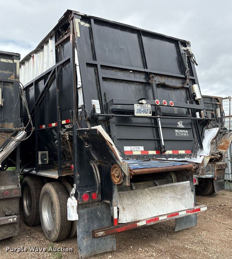 image for item DX7988 2011 Trinity Eagle Bridge live bottom trailer