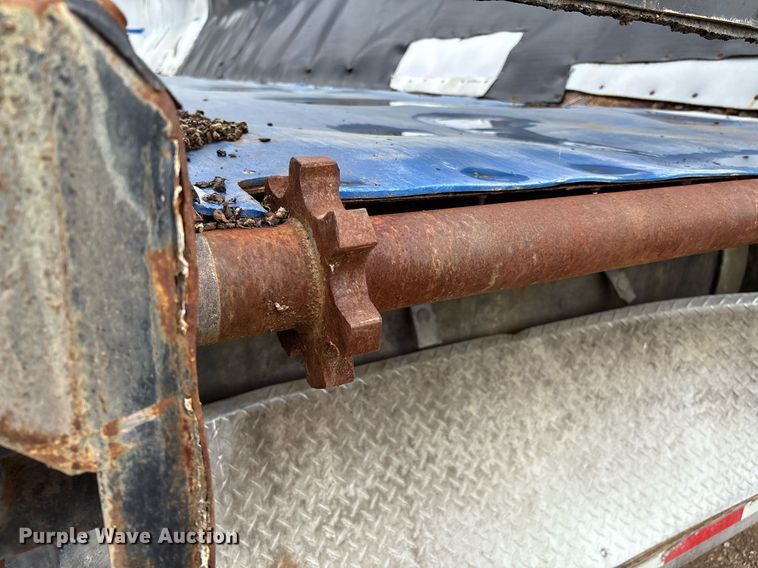 image for item DX7988 2011 Trinity Eagle Bridge live bottom trailer