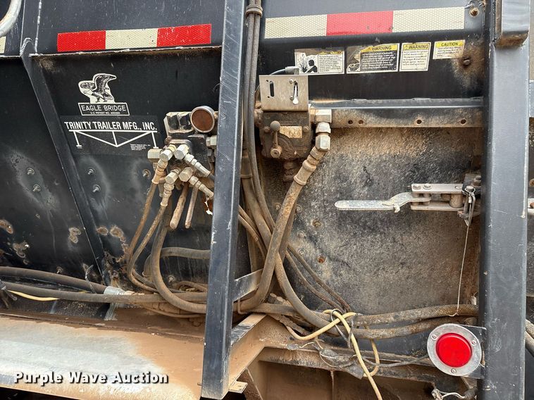 image for item DX7988 2011 Trinity Eagle Bridge live bottom trailer