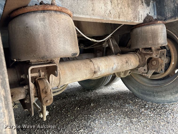 image for item DX7988 2011 Trinity Eagle Bridge live bottom trailer