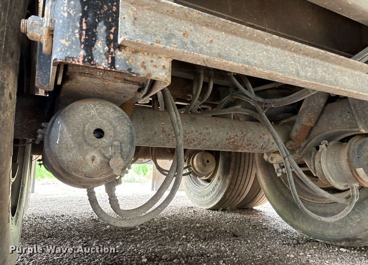 image for item DX7988 2011 Trinity Eagle Bridge live bottom trailer