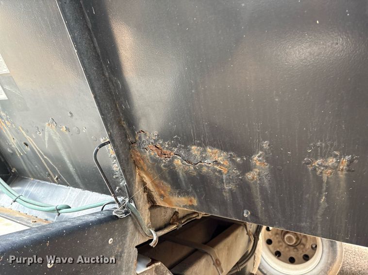 image for item DX7988 2011 Trinity Eagle Bridge live bottom trailer