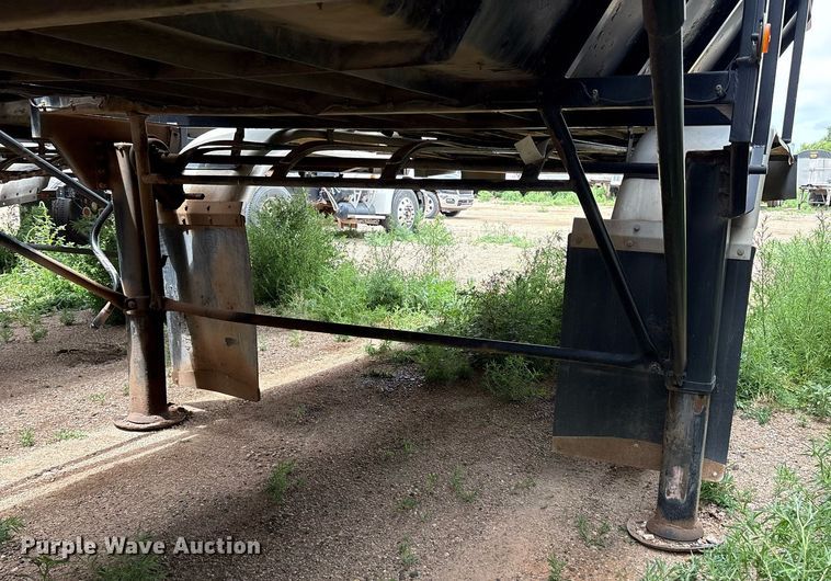 image for item DX7988 2011 Trinity Eagle Bridge live bottom trailer